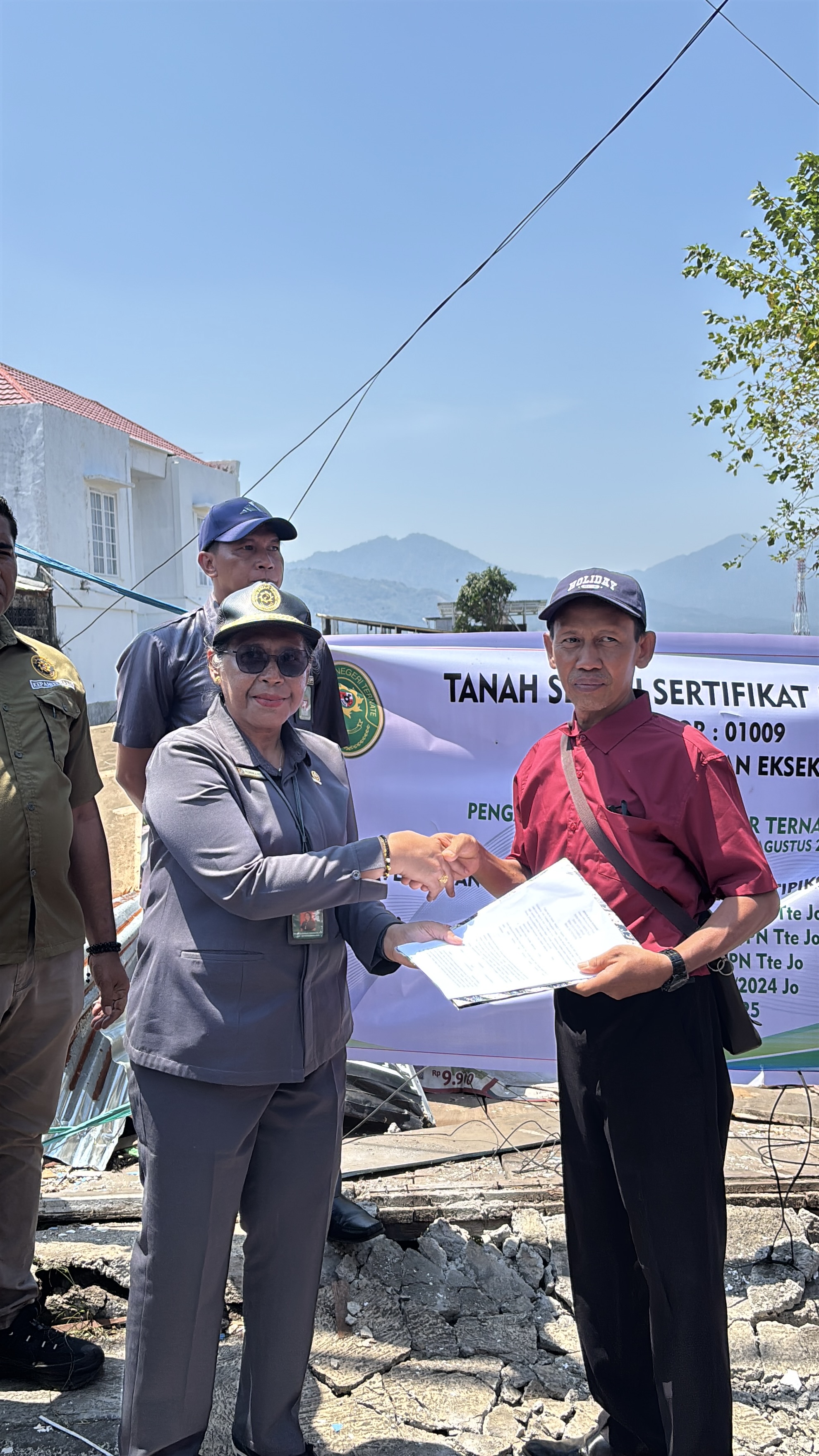 PENGADILAN NEGERI TERNATE TUNTASKAN EKSEKUSI PERKARA PERDATA KELURAHAN KAYU MERA KOTA TERNATE